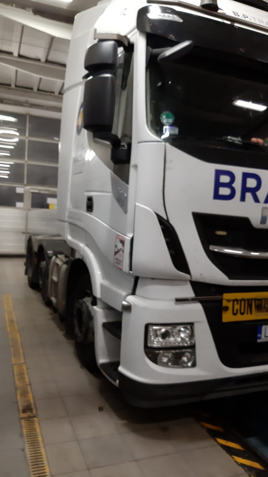 IVECO IVECO STRALIS 510 Hi-Way AS 440STX/P Euro VI z salonu Italia - Влекач: снимка 5 IVECO IVECO STRALIS 510 Hi-Way AS 440STX/P Euro VI z salonu Italia - Влекач: снимка 5
