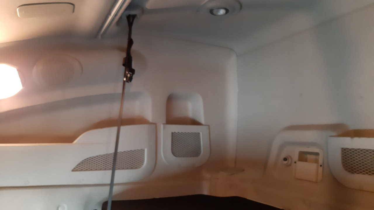 Влекач IVECO IVECO STRALIS 510 Hi-Way AS 440STX/P Euro VI z salonu Italia: снимка 16 Влекач IVECO IVECO STRALIS 510 Hi-Way AS 440STX/P Euro VI z salonu Italia: снимка 16