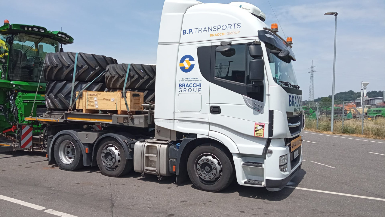 IVECO IVECO STRALIS 510 Hi-Way AS 440STX/P Euro VI z salonu Italia - Влекач: снимка 3 IVECO IVECO STRALIS 510 Hi-Way AS 440STX/P Euro VI z salonu Italia - Влекач: снимка 3