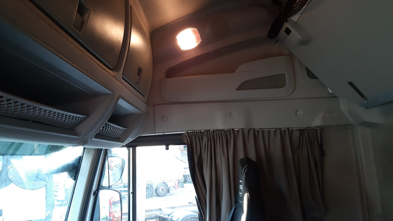 Влекач IVECO IVECO STRALIS 510 Hi-Way AS 440STX/P Euro VI z salonu Italia: снимка 12 Влекач IVECO IVECO STRALIS 510 Hi-Way AS 440STX/P Euro VI z salonu Italia: снимка 12