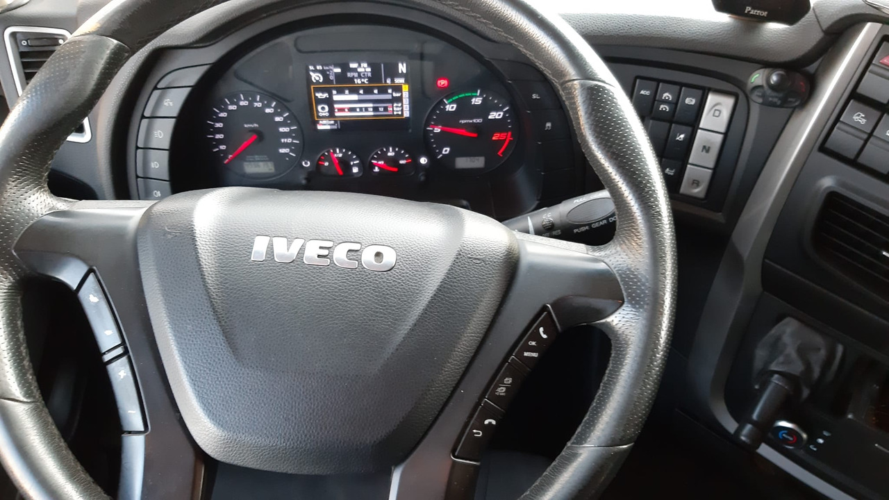 Влекач IVECO IVECO STRALIS 510 Hi-Way AS 440STX/P Euro VI z salonu Italia: снимка 11 Влекач IVECO IVECO STRALIS 510 Hi-Way AS 440STX/P Euro VI z salonu Italia: снимка 11