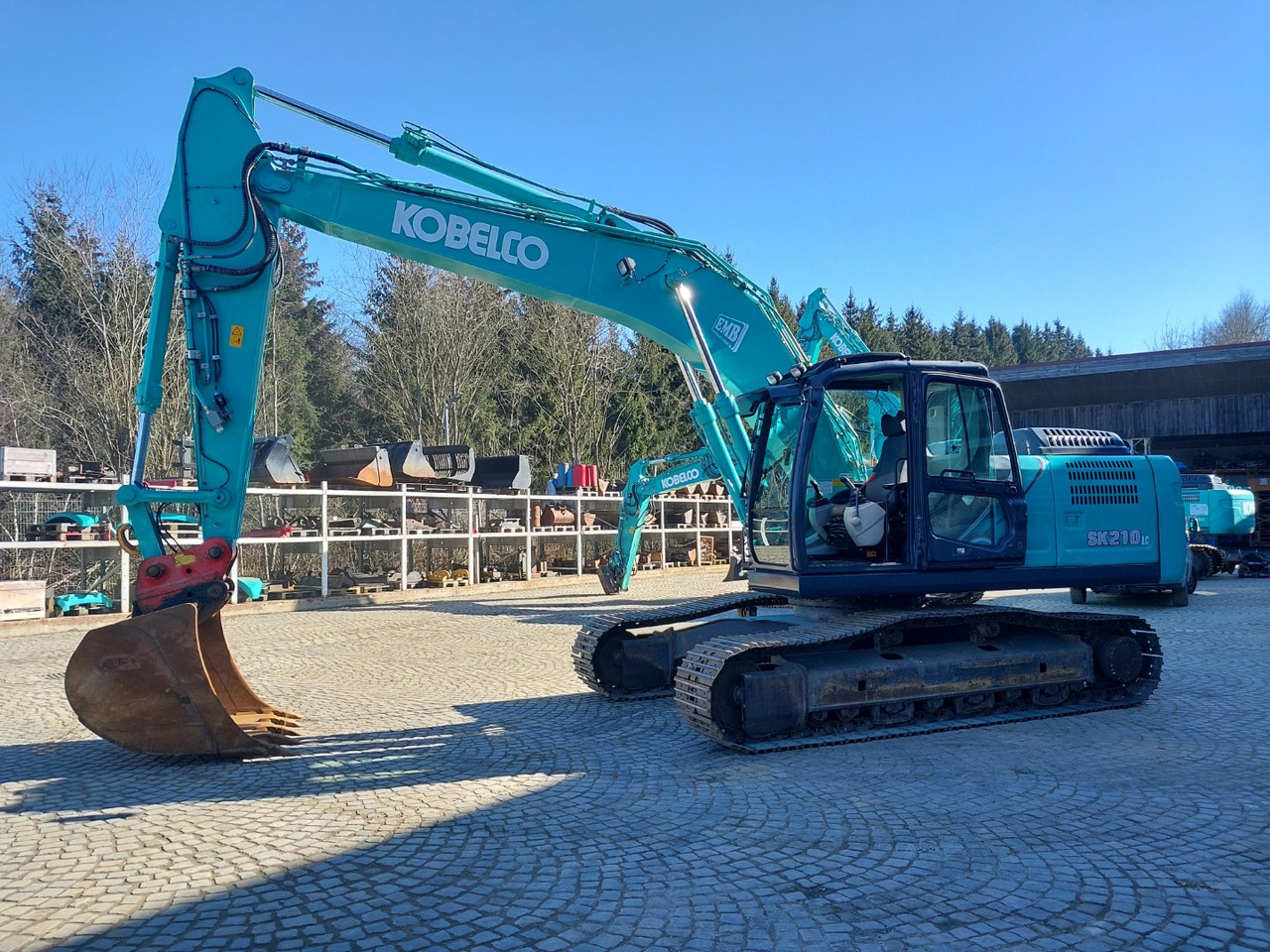 Kobelco SK210LC-10 - Верижен багер: снимка 1 Kobelco SK210LC-10 - Верижен багер: снимка 1