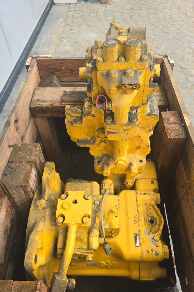 Komatsu Getriebe Komatsu D66 Raupe - Скоростна кутия за Строителна техника: снимка 3 Komatsu Getriebe Komatsu D66 Raupe - Скоростна кутия за Строителна техника: снимка 3