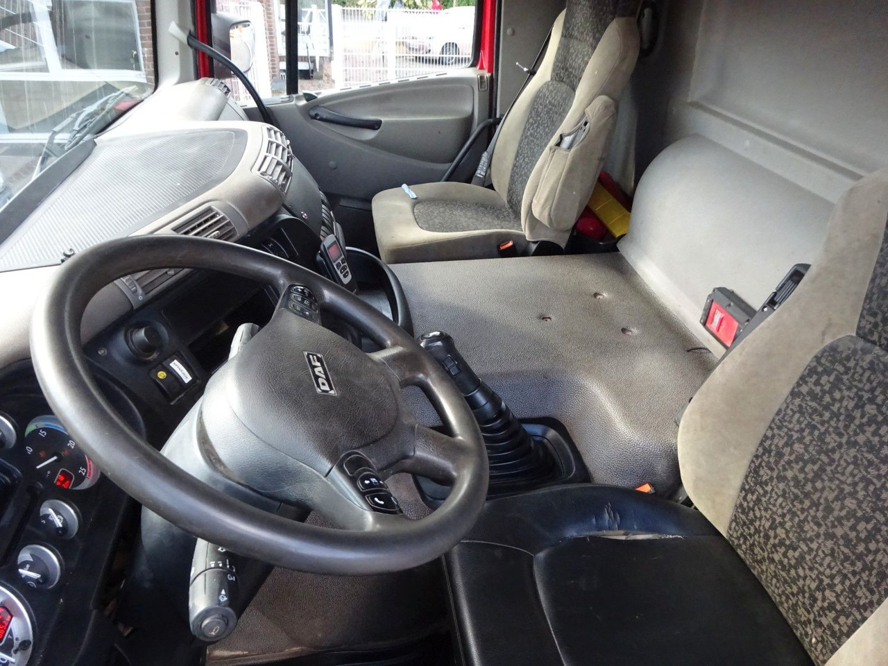 Камион с кран DAF 85.410 Pritsche + HIAB 322E6 Kran 8x4: снимка 18 Камион с кран DAF 85.410 Pritsche + HIAB 322E6 Kran 8x4: снимка 18