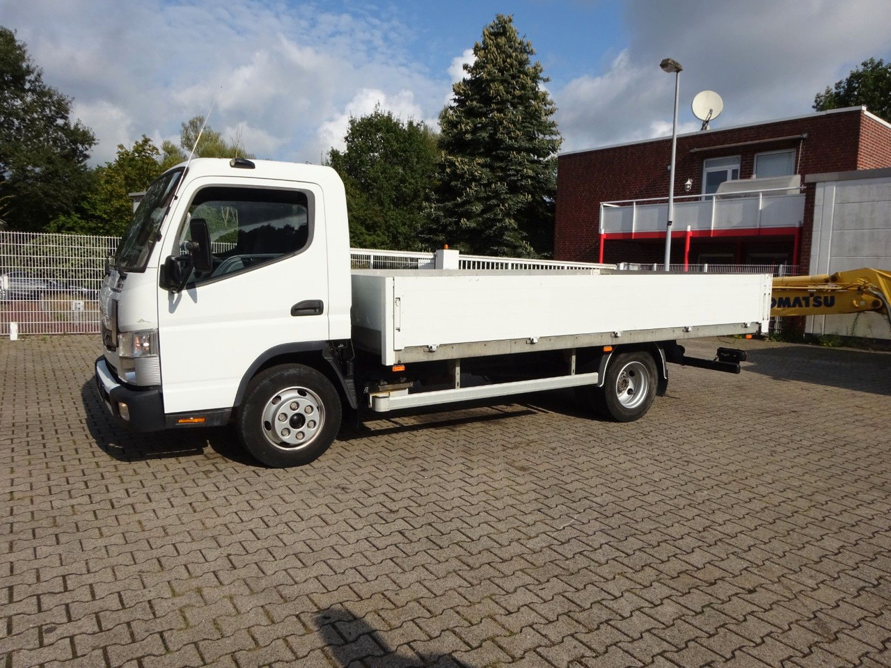 FUSO CANTER 7C15 Pritsche 4x2 - Бордови бус: снимка 4 FUSO CANTER 7C15 Pritsche 4x2 - Бордови бус: снимка 4