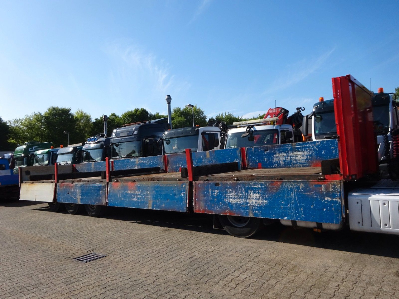 Fliegl Sattelpritsche mit Bordwänden und 3 Achsen - Бордово полуремарке/ Платформа: снимка 3 Fliegl Sattelpritsche mit Bordwänden und 3 Achsen - Бордово полуремарке/ Платформа: снимка 3