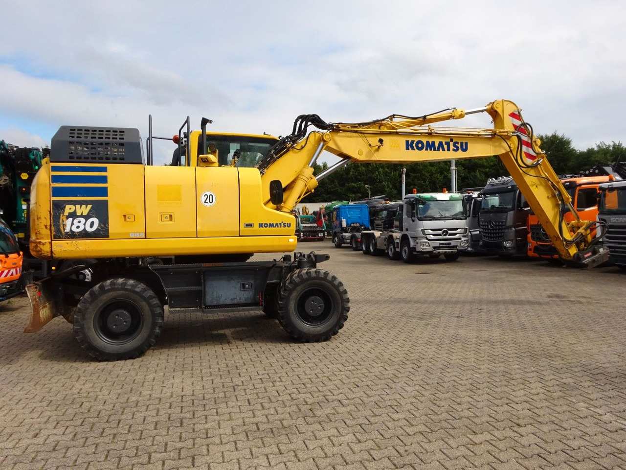 Komatsu PW180-11 - Колесен багер: снимка 2 Komatsu PW180-11 - Колесен багер: снимка 2