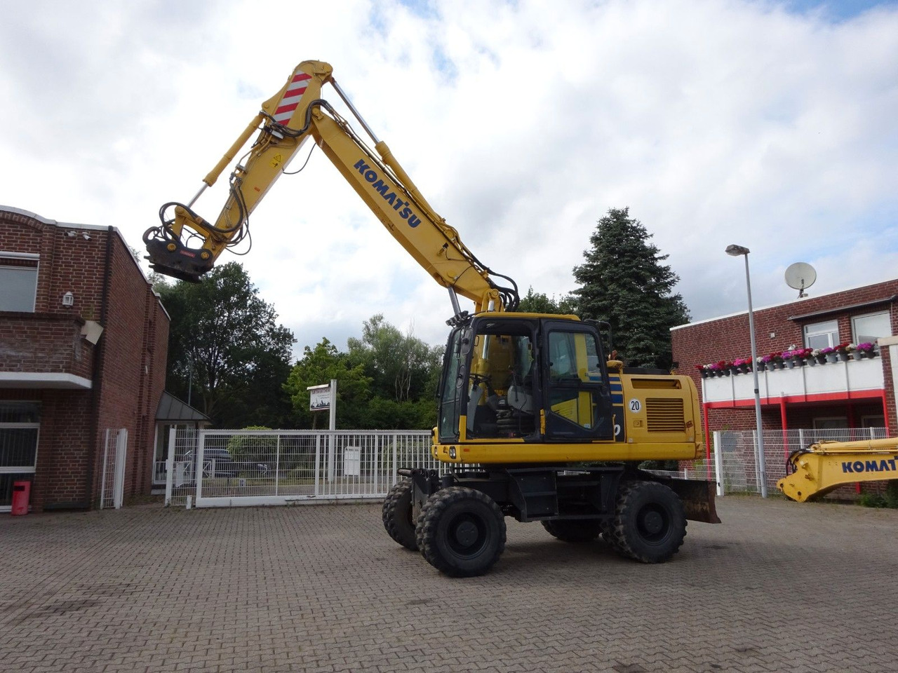 Komatsu PW180-11 - Колесен багер: снимка 3 Komatsu PW180-11 - Колесен багер: снимка 3