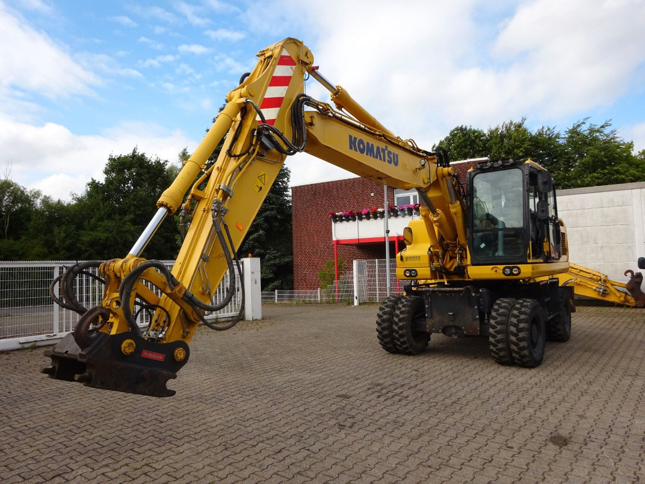 Komatsu PW180-11 - Колесен багер: снимка 5 Komatsu PW180-11 - Колесен багер: снимка 5