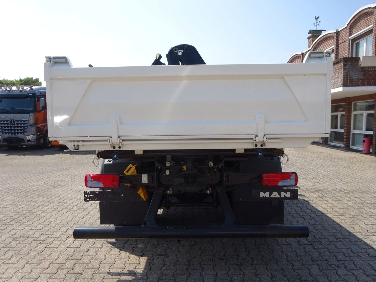 Самосвал камион, Камион с кран MAN 22.400 TGS + HIAB X-HIDUO 138 Kran: снимка 9