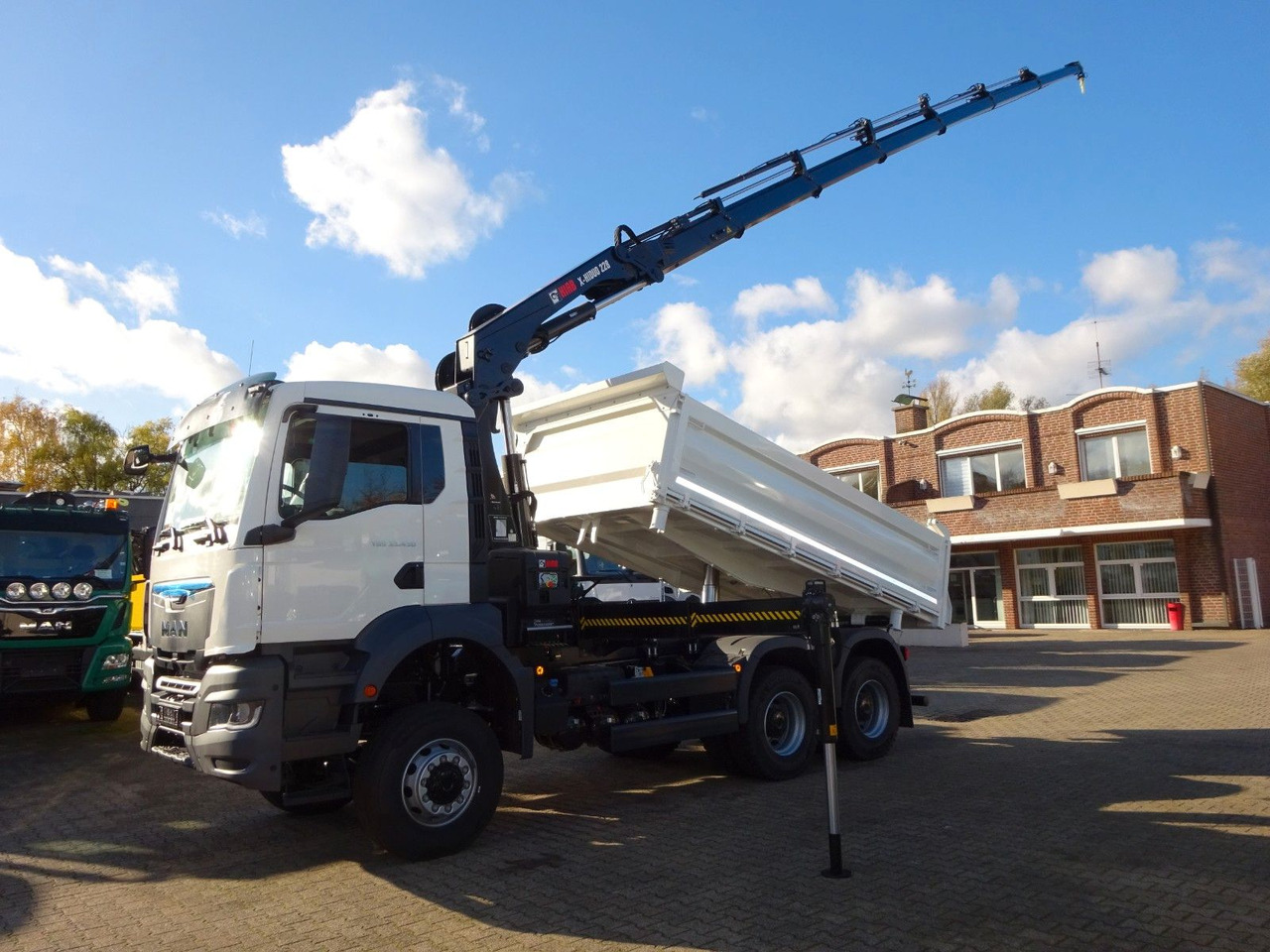 Самосвал камион, Камион с кран MAN 33.430 6x6  3-SEITENKIPPER KRAN HIAB 228- 6HYDRO: снимка 6
