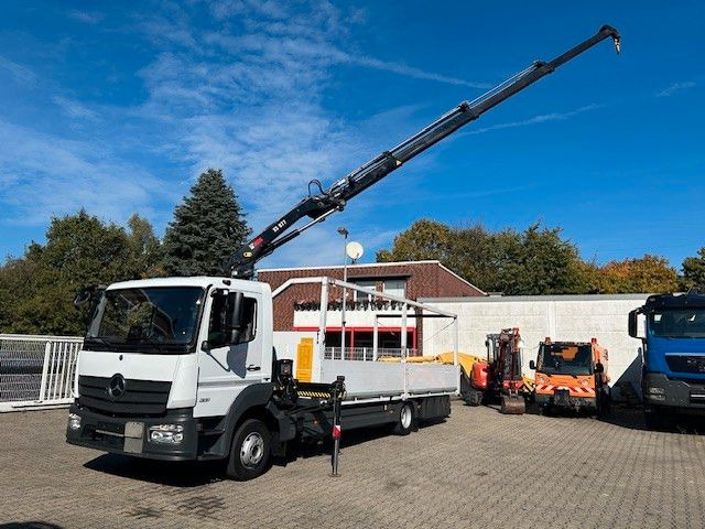 Mercedes-Benz 1221 Pritsche + HIAB XS077 ES 3 - 4x2 weiß - Бордови камион, Камион с кран: снимка 1 Mercedes-Benz 1221 Pritsche + HIAB XS077 ES 3 - 4x2 weiß - Бордови камион, Камион с кран: снимка 1