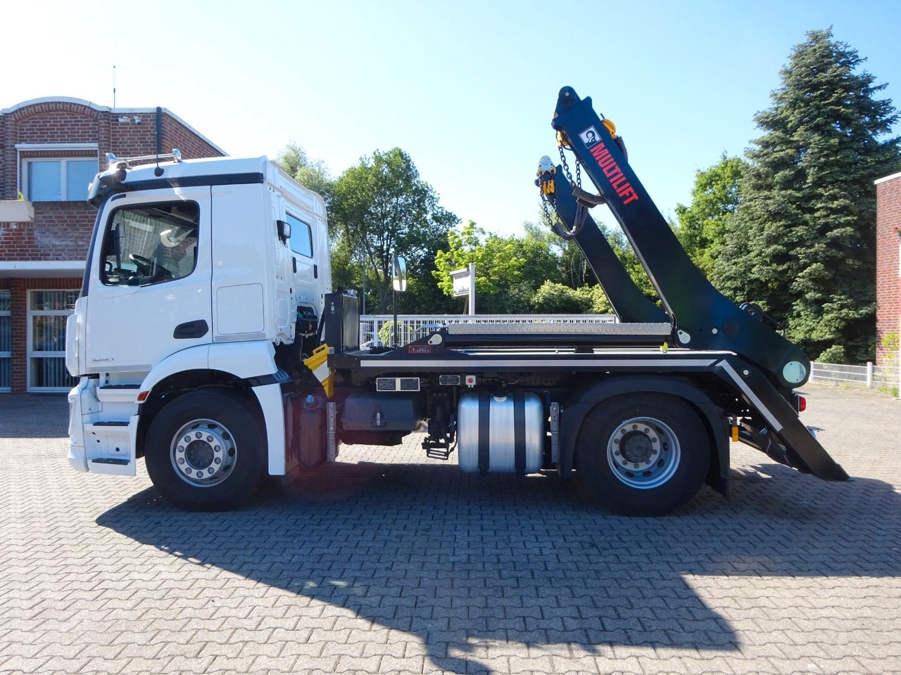 Mercedes-Benz 1840 Actros Absetzkipper NEUFAHRZEUG mit 1645 km - Самосвал камион: снимка 2 Mercedes-Benz 1840 Actros Absetzkipper NEUFAHRZEUG mit 1645 km - Самосвал камион: снимка 2