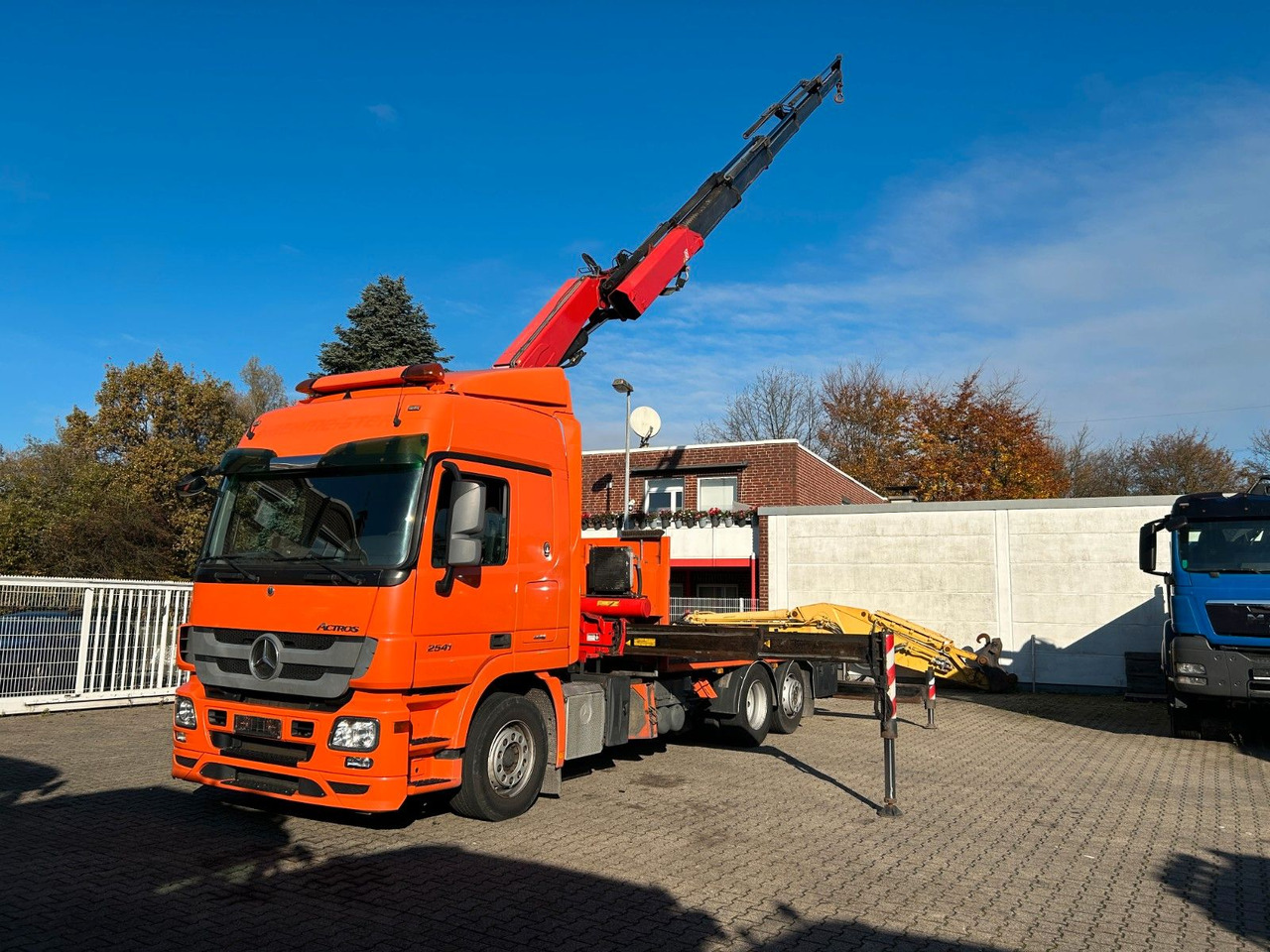 Mercedes-Benz 2541 Actros Plattform + FASSI Kran 6X2 - Камион с кран: снимка 3 Mercedes-Benz 2541 Actros Plattform + FASSI Kran 6X2 - Камион с кран: снимка 3