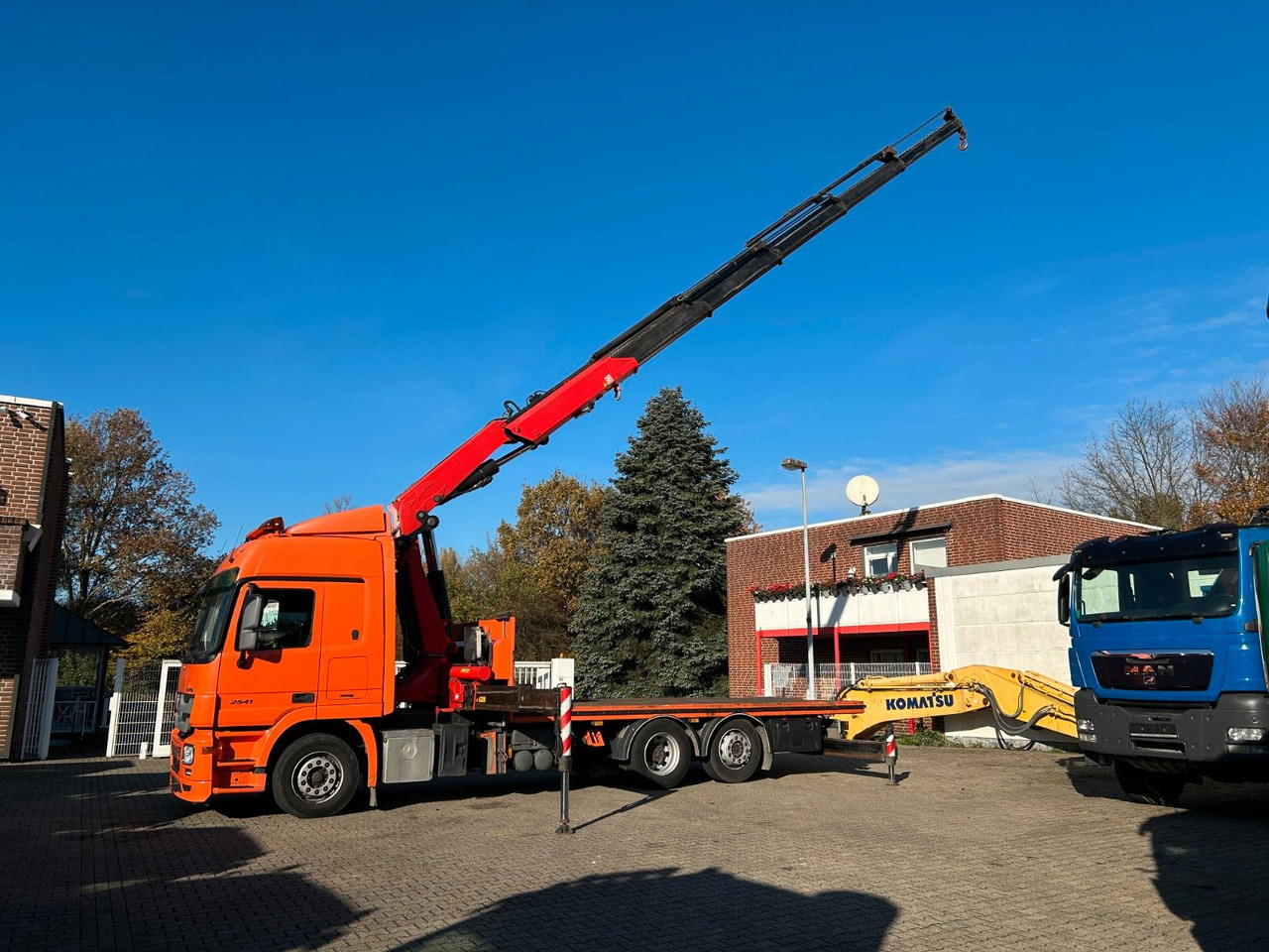 Mercedes-Benz 2541 Actros Plattform + FASSI Kran 6X2 - Камион с кран: снимка 2 Mercedes-Benz 2541 Actros Plattform + FASSI Kran 6X2 - Камион с кран: снимка 2