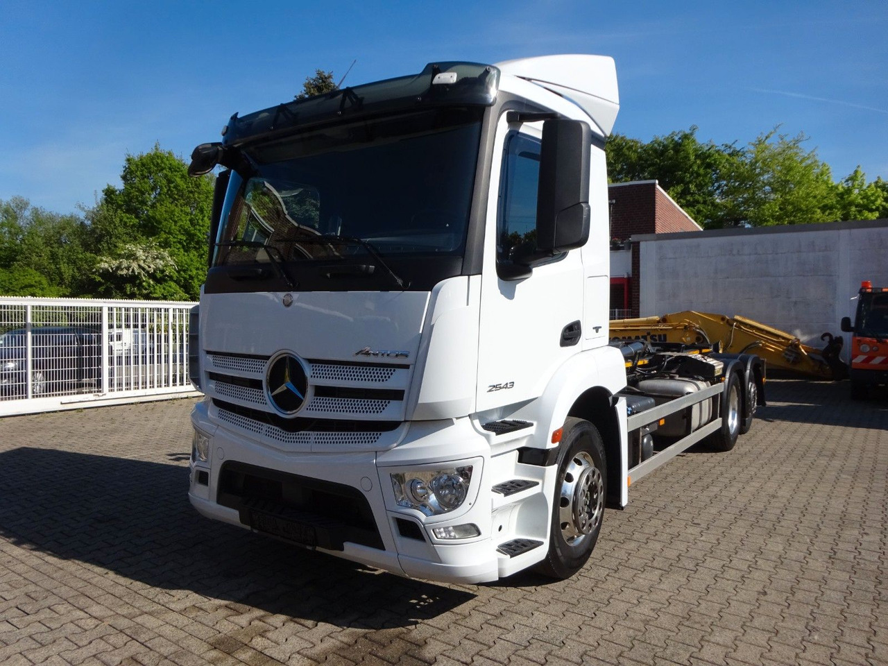 Mercedes-Benz 2543 Antos PALFINGER Abroller - Мултилифт с кука камион: снимка 2 Mercedes-Benz 2543 Antos PALFINGER Abroller - Мултилифт с кука камион: снимка 2