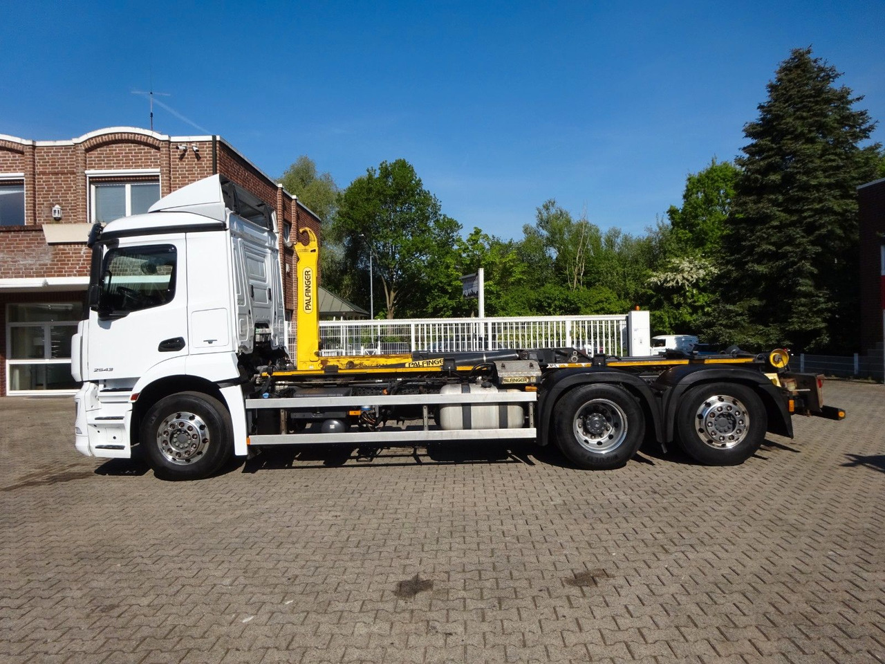 Mercedes-Benz 2543 Antos PALFINGER Abroller - Мултилифт с кука камион: снимка 3 Mercedes-Benz 2543 Antos PALFINGER Abroller - Мултилифт с кука камион: снимка 3