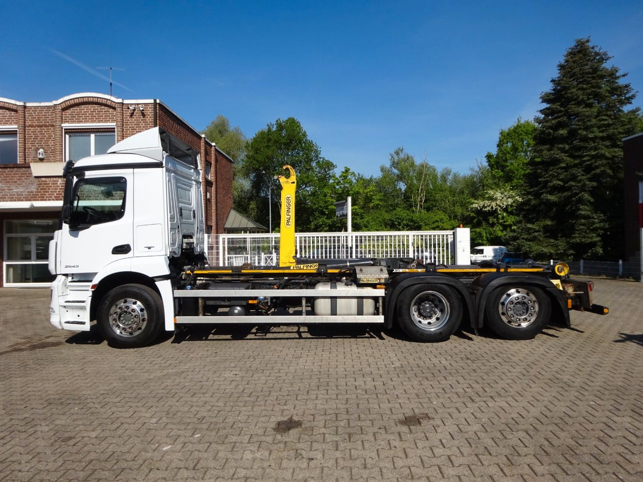 Mercedes-Benz 2543 Antos PALFINGER Abroller - Мултилифт с кука камион: снимка 4 Mercedes-Benz 2543 Antos PALFINGER Abroller - Мултилифт с кука камион: снимка 4