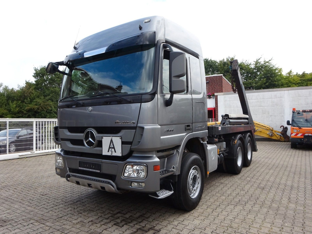 Mercedes-Benz 2644 Actros Absetzkipper 6x4 - Самосвал камион: снимка 1 Mercedes-Benz 2644 Actros Absetzkipper 6x4 - Самосвал камион: снимка 1