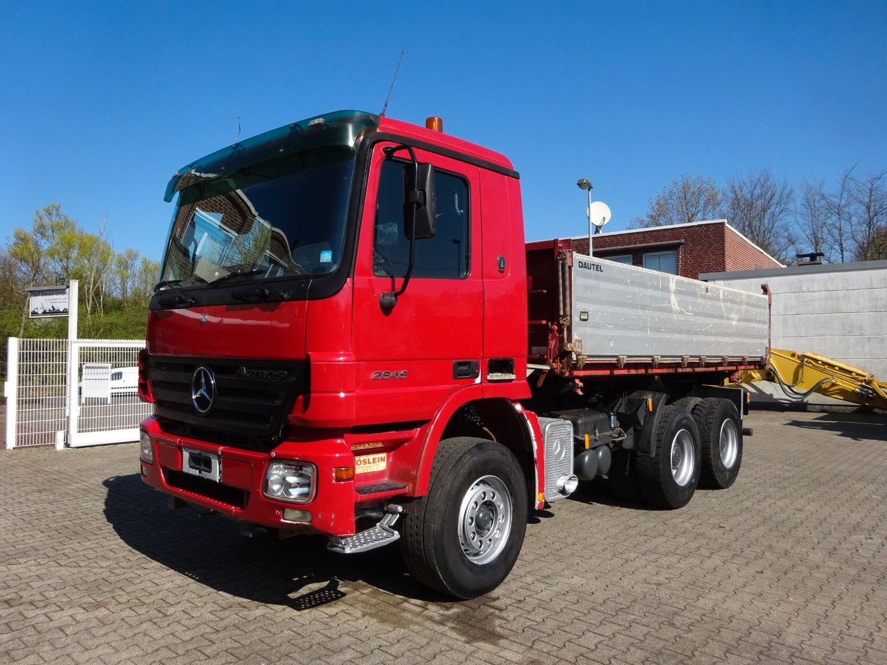 Mercedes-Benz 2646 Actros 3Seitenkipper 6x4 - Самосвал камион: снимка 3 Mercedes-Benz 2646 Actros 3Seitenkipper 6x4 - Самосвал камион: снимка 3