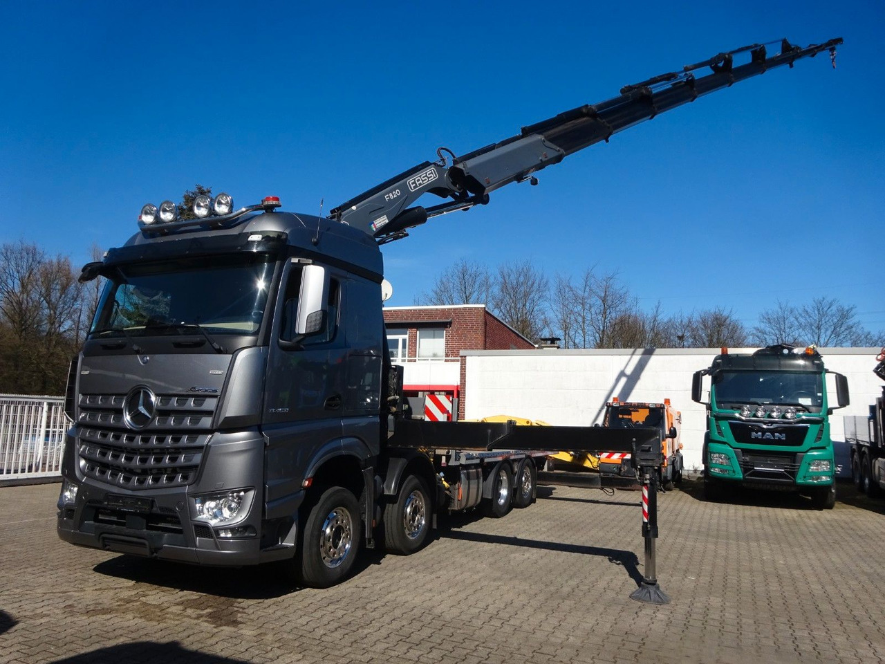 Mercedes-Benz 3453 Plattform + Fassi F820 Kran 8x2 Mercedes-Benz 3453 FASSI F820 Kran 8x Hydr. Ausschub - Камион с кран, Бордови камион: снимка 2 Mercedes-Benz 3453 Plattform + Fassi F820 Kran 8x2 Mercedes-Benz 3453 FASSI F820 Kran 8x Hydr. Ausschub - Камион с кран, Бордови камион: снимка 2