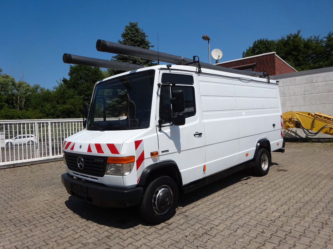 Mercedes-Benz 613D Vario Kasten 4x2 - Товарен бус: снимка 2 Mercedes-Benz 613D Vario Kasten 4x2 - Товарен бус: снимка 2