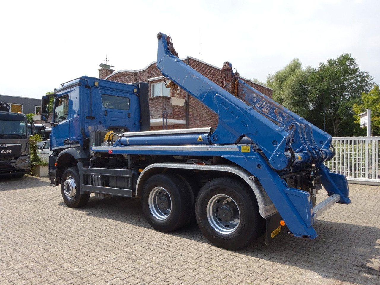 Mercedes-Benz Arocs 2645 Absetzkipper MEILLER 6x4 - Самосвал камион: снимка 4 Mercedes-Benz Arocs 2645 Absetzkipper MEILLER 6x4 - Самосвал камион: снимка 4