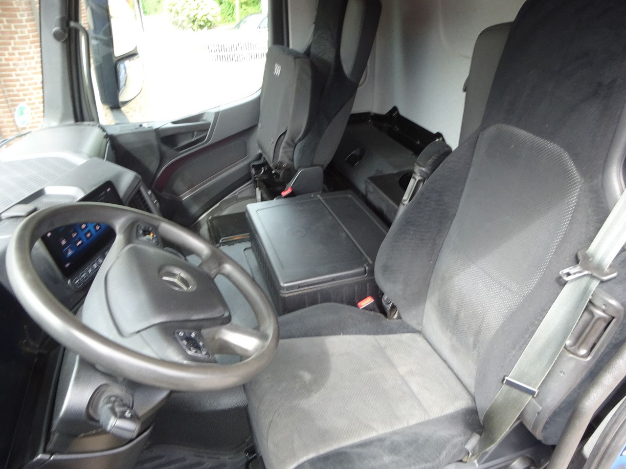 Самосвал камион Mercedes-Benz Arocs 3446 MEILER 3 Seitenkipper 8x2: снимка 11