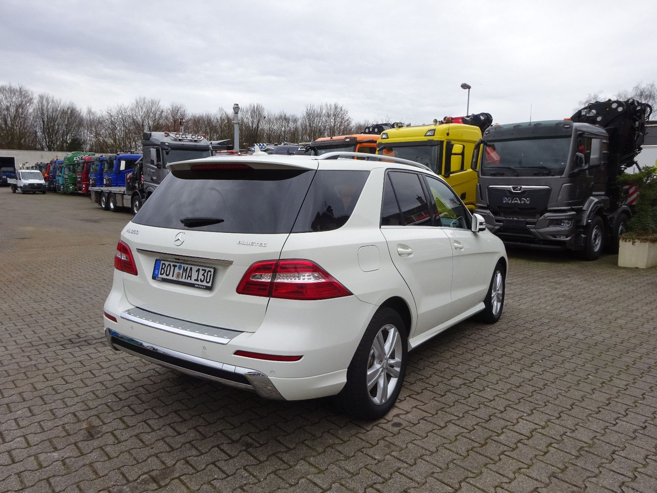 Mercedes-Benz ML 350 CDI BlueTec Mercedes-Benz ML 350 CDI BlueTec. AMG Paket - Джип: снимка 5 Mercedes-Benz ML 350 CDI BlueTec Mercedes-Benz ML 350 CDI BlueTec. AMG Paket - Джип: снимка 5