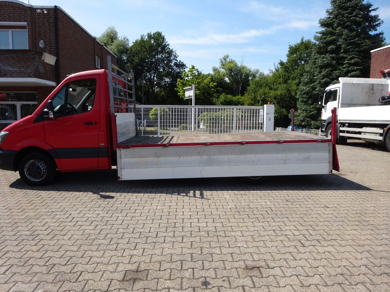 Mercedes-Benz Sprinter Pritsche 519CDI Bluetec 4x2 - Бордови бус: снимка 4 Mercedes-Benz Sprinter Pritsche 519CDI Bluetec 4x2 - Бордови бус: снимка 4