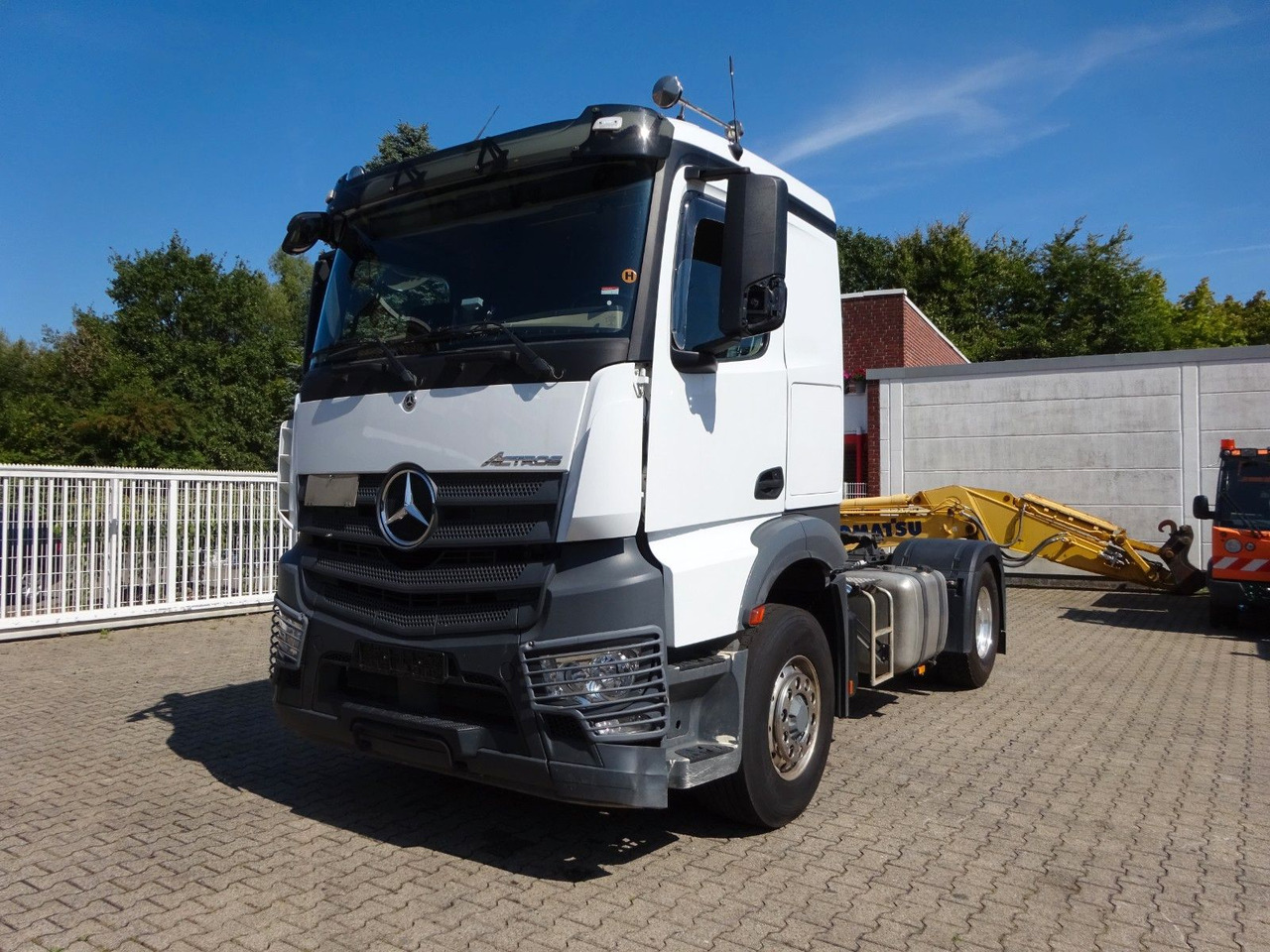 Mercedes-Benz 1846 Actros SZM HAD ALLRAD - Влекач: снимка 1 Mercedes-Benz 1846 Actros SZM HAD ALLRAD - Влекач: снимка 1