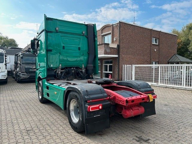 Mercedes-Benz 1851 Actros SZM mit Kipper-Pumpe 4x2 - Влекач: снимка 4 Mercedes-Benz 1851 Actros SZM mit Kipper-Pumpe 4x2 - Влекач: снимка 4