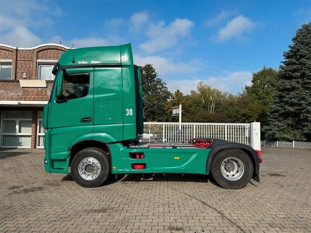 Mercedes-Benz 1851 Actros SZM mit Kipper-Pumpe 4x2 - Влекач: снимка 3 Mercedes-Benz 1851 Actros SZM mit Kipper-Pumpe 4x2 - Влекач: снимка 3