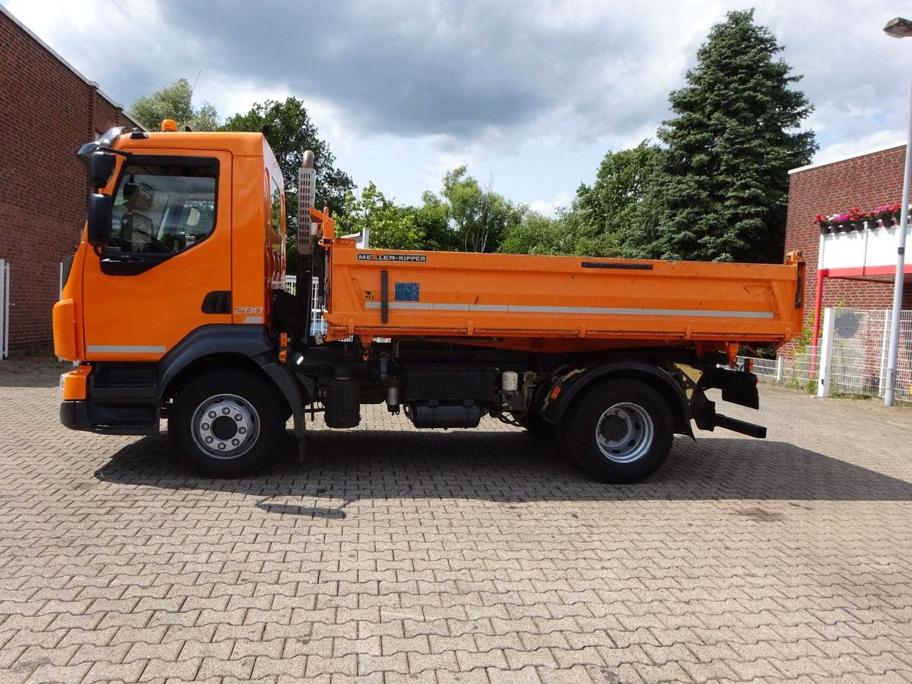 Volvo FL 280 MEILLER 3Skipper 4x2 - Самосвал камион: снимка 1 Volvo FL 280 MEILLER 3Skipper 4x2 - Самосвал камион: снимка 1