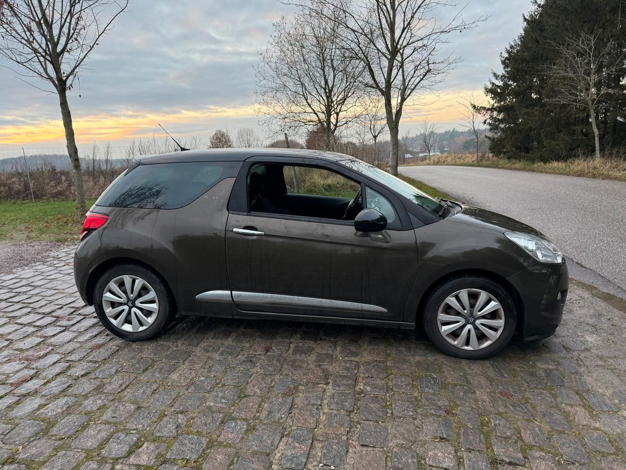 Citroën DS3 Sport - Лек автомобил: снимка 5 Citroën DS3 Sport - Лек автомобил: снимка 5