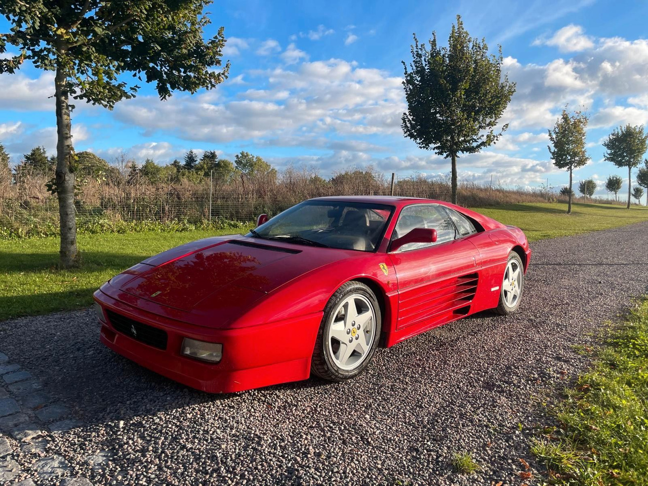 Ferrari 348 TB - Купе: снимка 1 Ferrari 348 TB - Купе: снимка 1