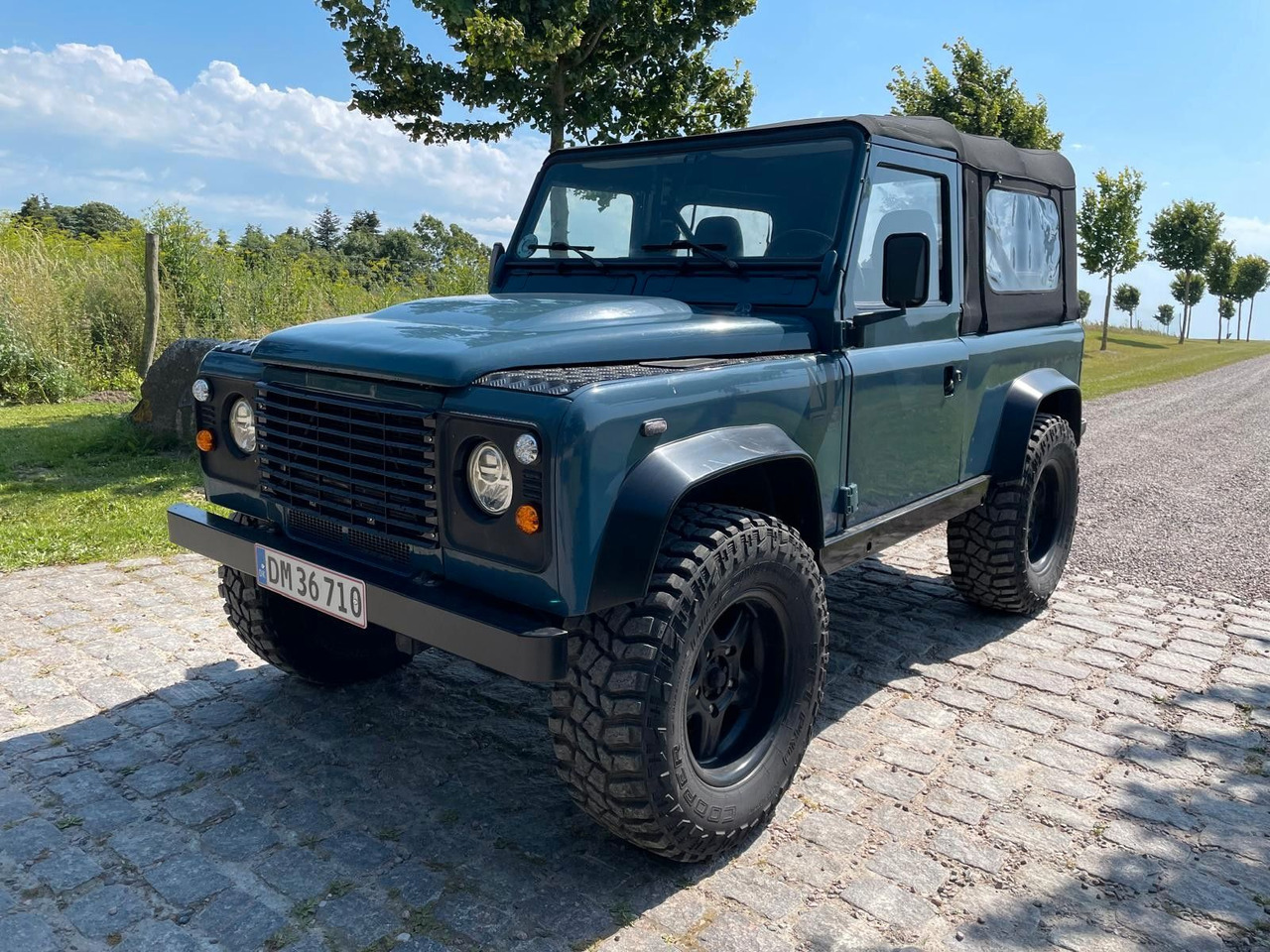 Land Rover LR Defender 90 Soft Top V8 Automatic 60000 brutt Land Rover LR Defender 90 SoftTop V8 Automatic - Пикап: снимка 1 Land Rover LR Defender 90 Soft Top V8 Automatic 60000 brutt Land Rover LR Defender 90 SoftTop V8 Automatic - Пикап: снимка 1