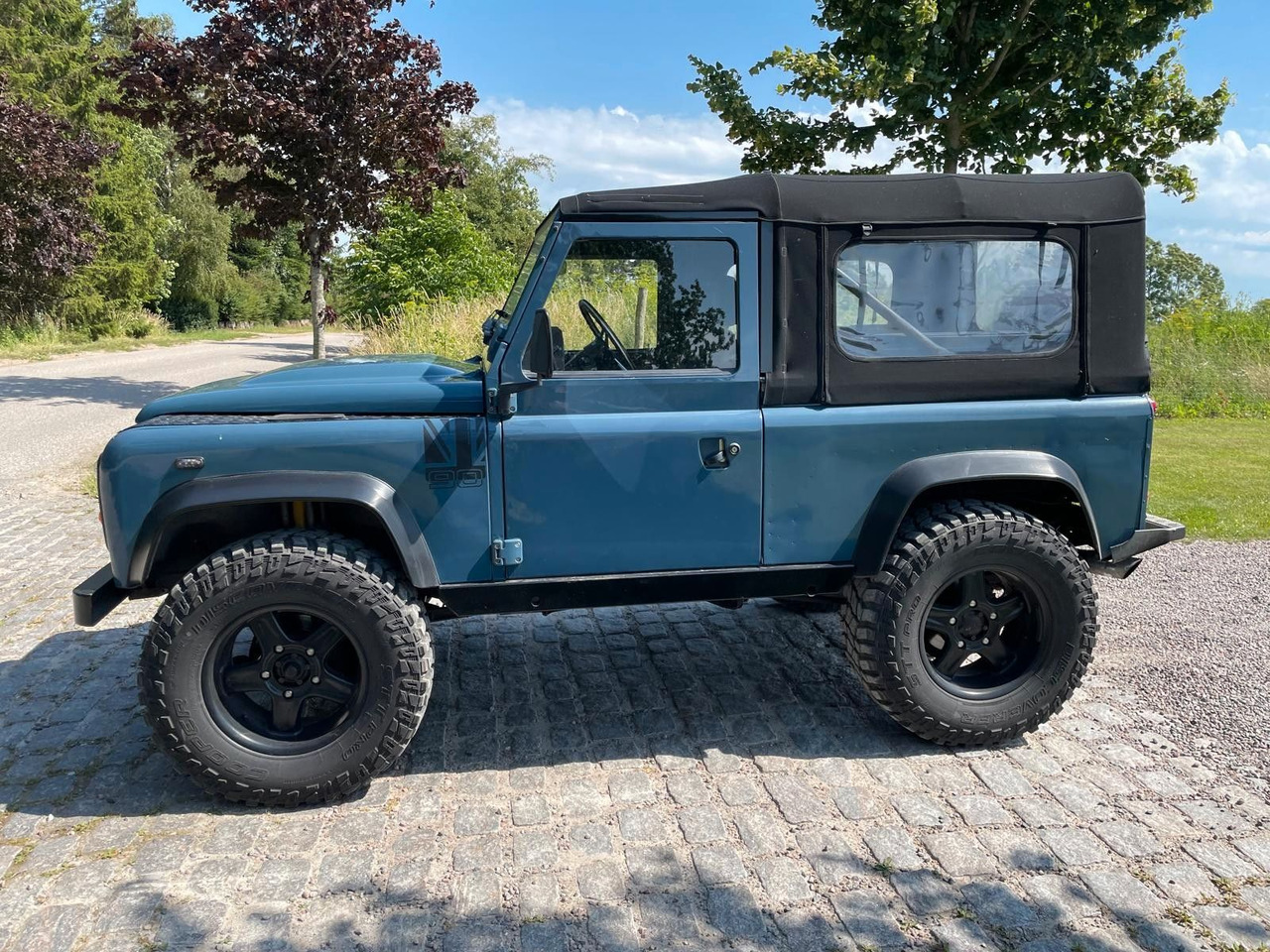 Land Rover LR Defender 90 Soft Top V8 Automatic 60000 brutt Land Rover LR Defender 90 SoftTop V8 Automatic - Пикап: снимка 2 Land Rover LR Defender 90 Soft Top V8 Automatic 60000 brutt Land Rover LR Defender 90 SoftTop V8 Automatic - Пикап: снимка 2