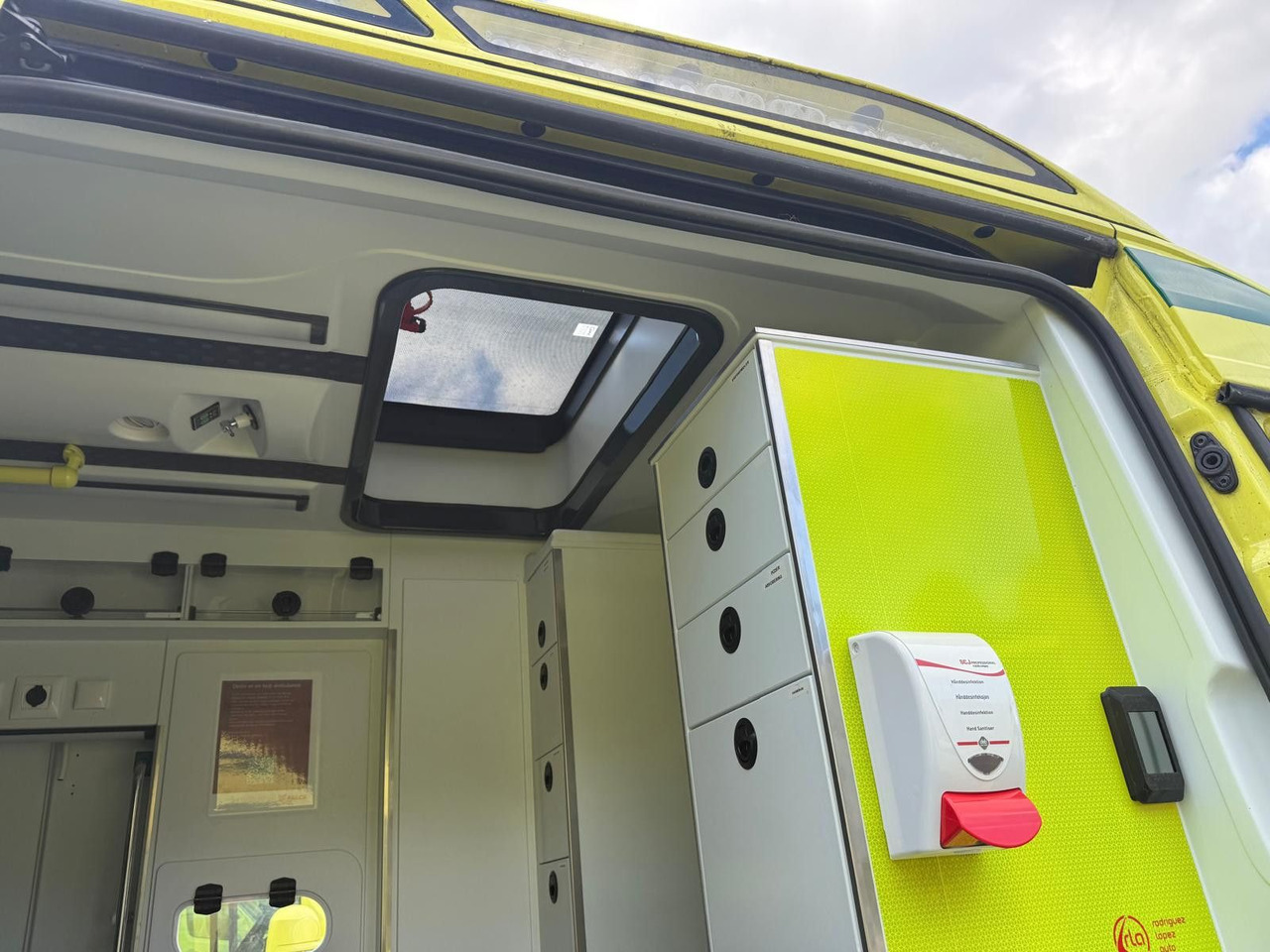 Лизинг на MAN TGE 4.180 Ambulance * 33 400 € netto MAN TGE 4.180 Ambulance * 33 400 € netto: снимка 18 Лизинг на MAN TGE 4.180 Ambulance * 33 400 € netto MAN TGE 4.180 Ambulance * 33 400 € netto: снимка 18