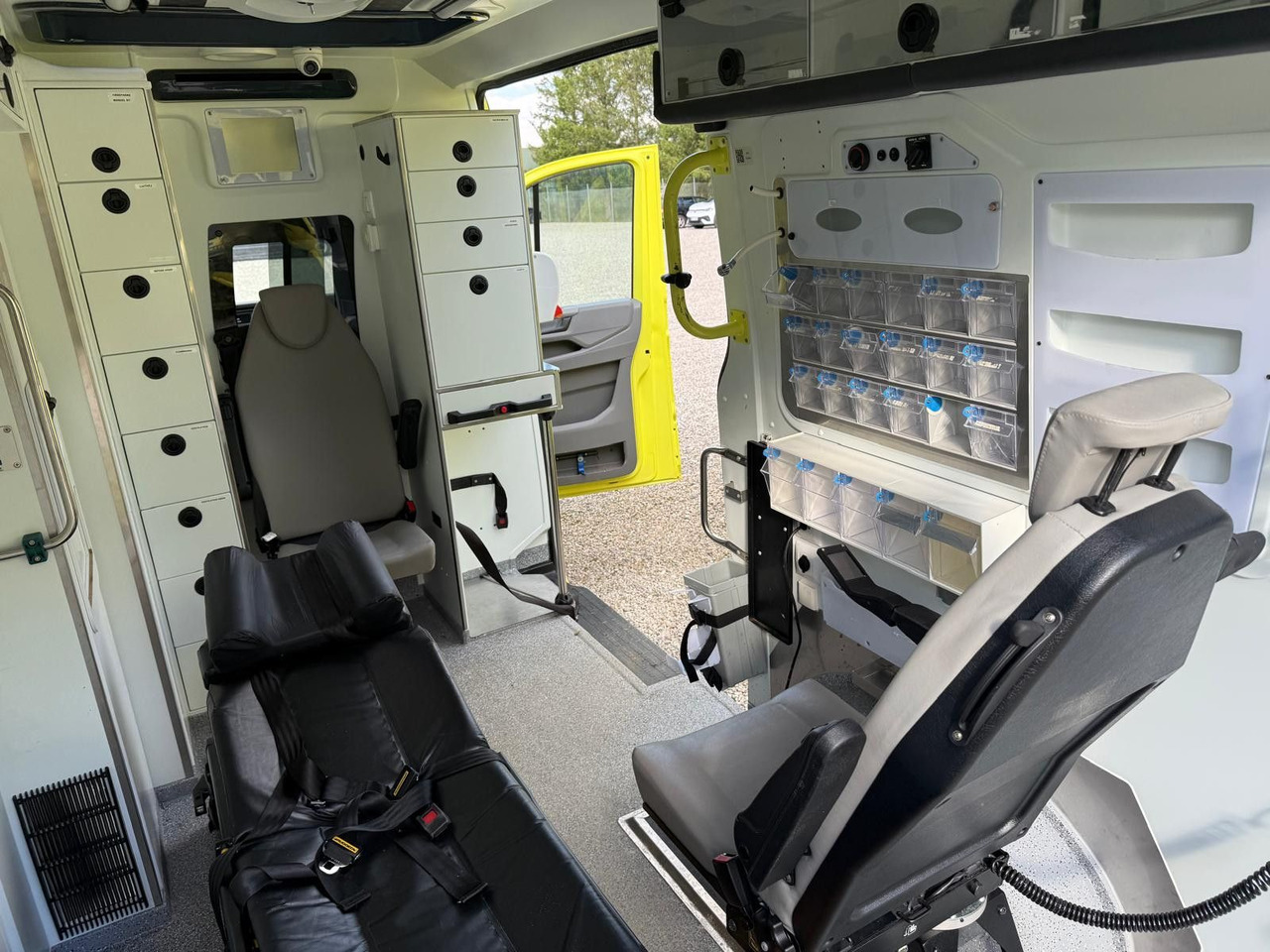 Лизинг на MAN TGE 4.180 Ambulance * 33 400 € netto MAN TGE 4.180 Ambulance * 33 400 € netto: снимка 20 Лизинг на MAN TGE 4.180 Ambulance * 33 400 € netto MAN TGE 4.180 Ambulance * 33 400 € netto: снимка 20