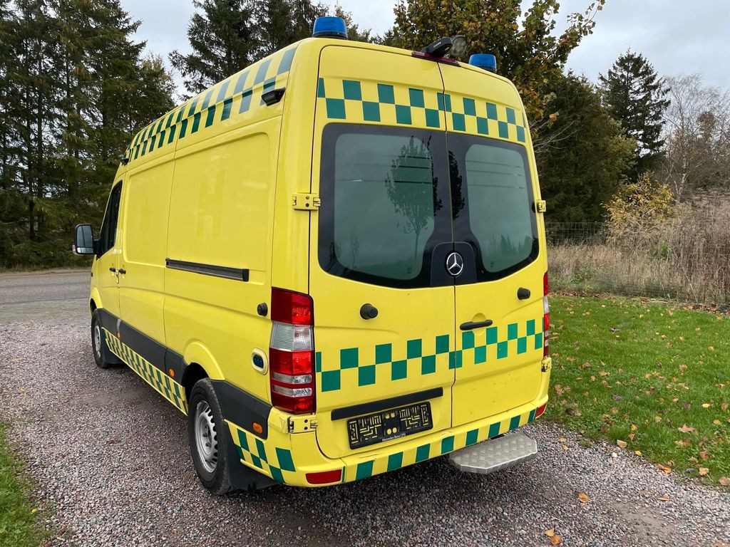 Mercedes-Benz Sprinter II 316 CDI Aut Ambulance - Товарен бус: снимка 3 Mercedes-Benz Sprinter II 316 CDI Aut Ambulance - Товарен бус: снимка 3