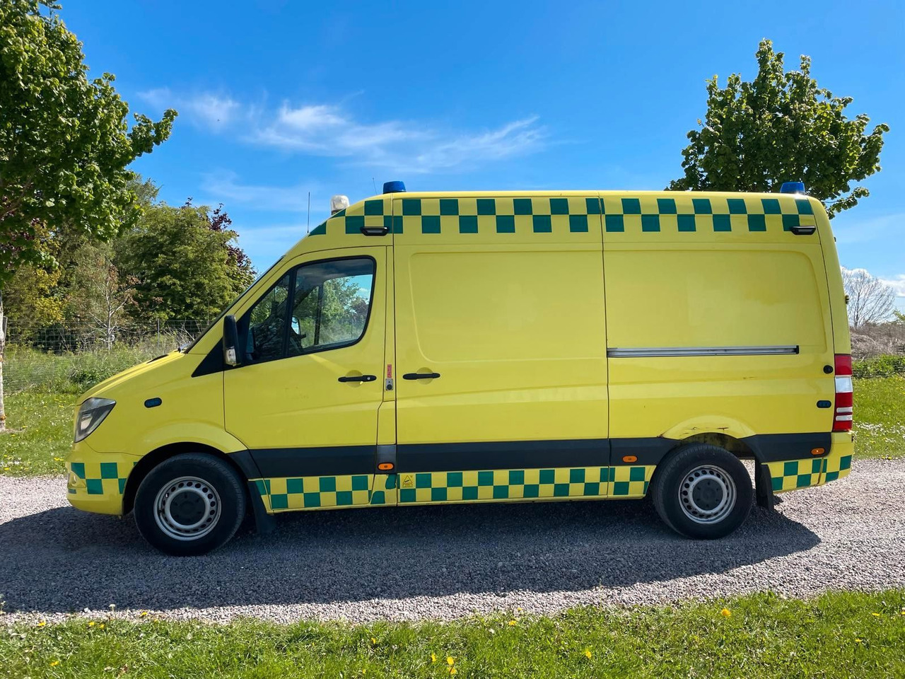 Mercedes-Benz Sprinter II Kasten 316 CDI Aut Ambulance* - Линейка: снимка 2 Mercedes-Benz Sprinter II Kasten 316 CDI Aut Ambulance* - Линейка: снимка 2