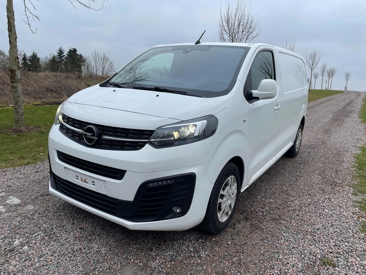 Opel Vivaro Kasten Edition M L2 2.0 Opel Vivaro 2.0 CDTI Edition M L2 *9400€ netto - Малък ван: снимка 2 Opel Vivaro Kasten Edition M L2 2.0 Opel Vivaro 2.0 CDTI Edition M L2 *9400€ netto - Малък ван: снимка 2