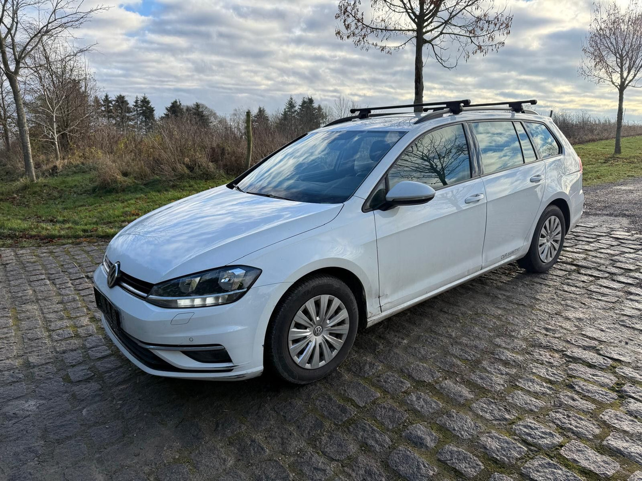 Volkswagen Golf VII 1.6 TDI Comfortline *LKW zull. 2sitze - Комби: снимка 2 Volkswagen Golf VII 1.6 TDI Comfortline *LKW zull. 2sitze - Комби: снимка 2
