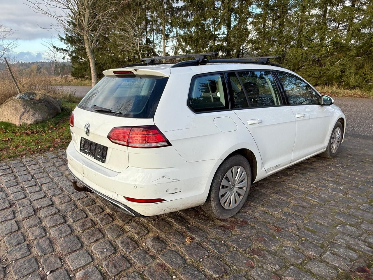 Volkswagen Golf VII 1.6 TDI Comfortline *LKW zull. 2sitze - Комби: снимка 5 Volkswagen Golf VII 1.6 TDI Comfortline *LKW zull. 2sitze - Комби: снимка 5