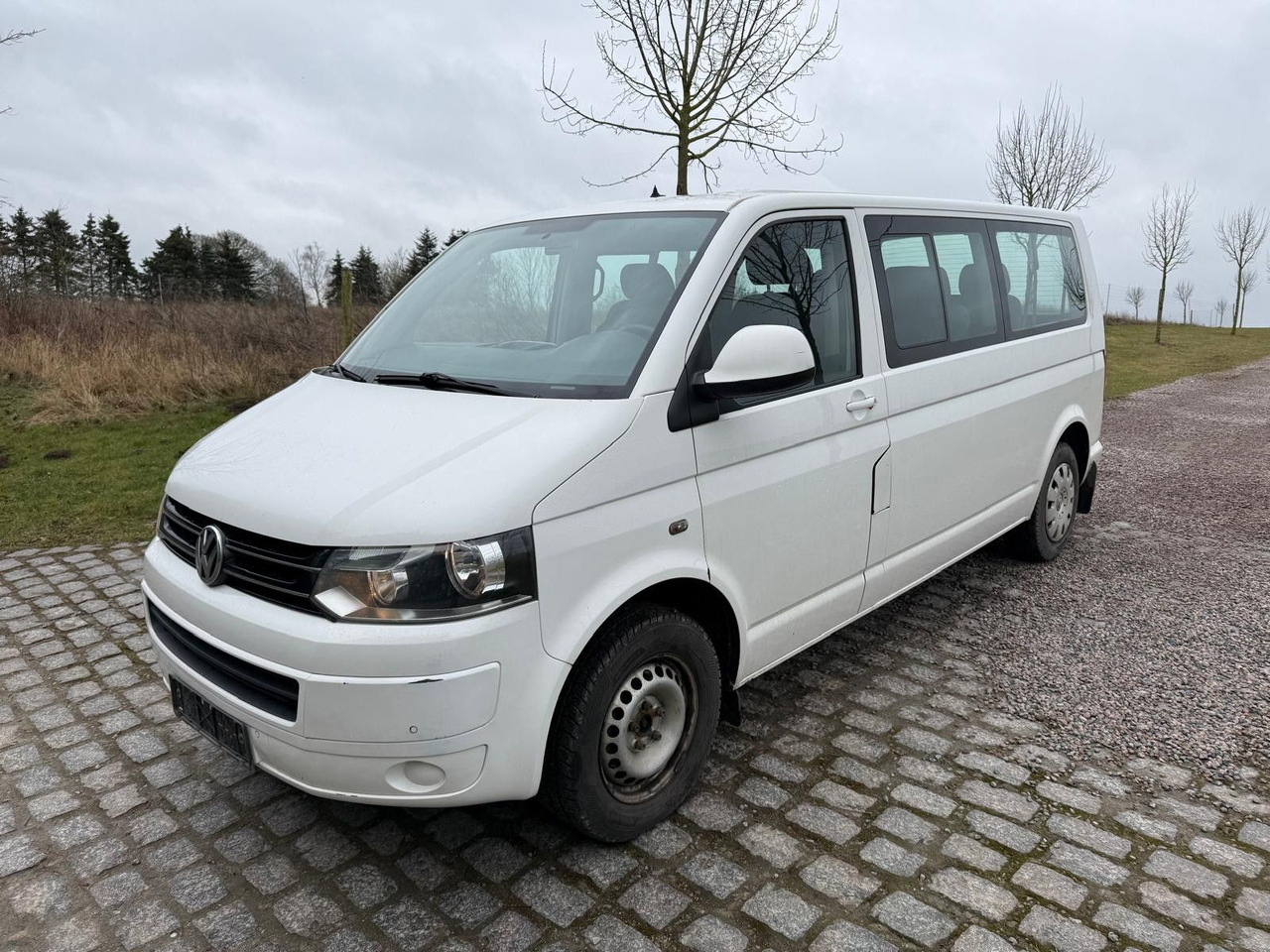 Volkswagen T5 Caravelle 2.0 TDI DSG Lang *7 Sitzplätze* - Пътнически бус: снимка 2 Volkswagen T5 Caravelle 2.0 TDI DSG Lang *7 Sitzplätze* - Пътнически бус: снимка 2