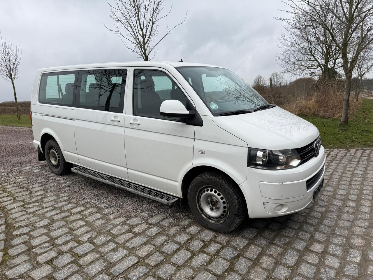 Volkswagen T5 Caravelle 2.0 TDI DSG Lang *7 Sitzplätze* - Пътнически бус: снимка 1 Volkswagen T5 Caravelle 2.0 TDI DSG Lang *7 Sitzplätze* - Пътнически бус: снимка 1