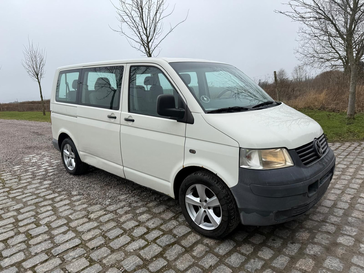 Volkswagen T5 Transporter 1.9 TDI *9 Sitze *RESERVED RO - Пътнически бус: снимка 1 Volkswagen T5 Transporter 1.9 TDI *9 Sitze *RESERVED RO - Пътнически бус: снимка 1