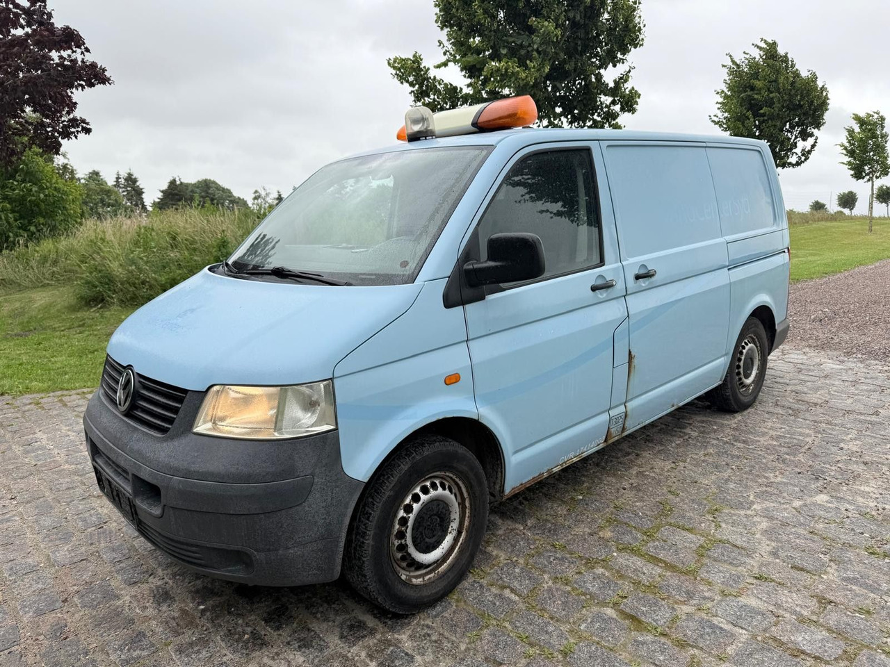 Volkswagen T5 Transporter 2.5 TDI 4Motion *Klima *4x4 - Малък ван: снимка 2 Volkswagen T5 Transporter 2.5 TDI 4Motion *Klima *4x4 - Малък ван: снимка 2