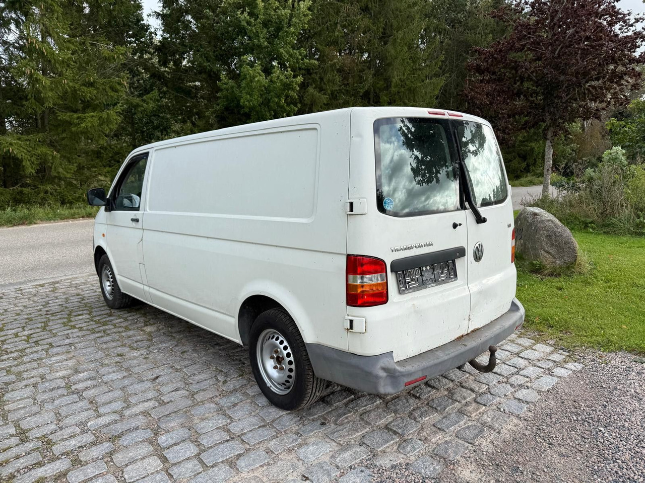 Volkswagen T5 Transporter 2.5 TDI Kasten lang *2500 € - Малък ван: снимка 3 Volkswagen T5 Transporter 2.5 TDI Kasten lang *2500 € - Малък ван: снимка 3